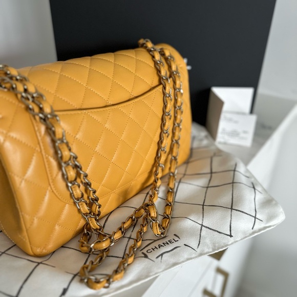 Chanel Yellow Quilted Shoulder Bag with Gold Chain - Picture 3 of 3